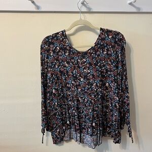 America Eagle Outfitters Floral 3/4 Sleeve Blouse
